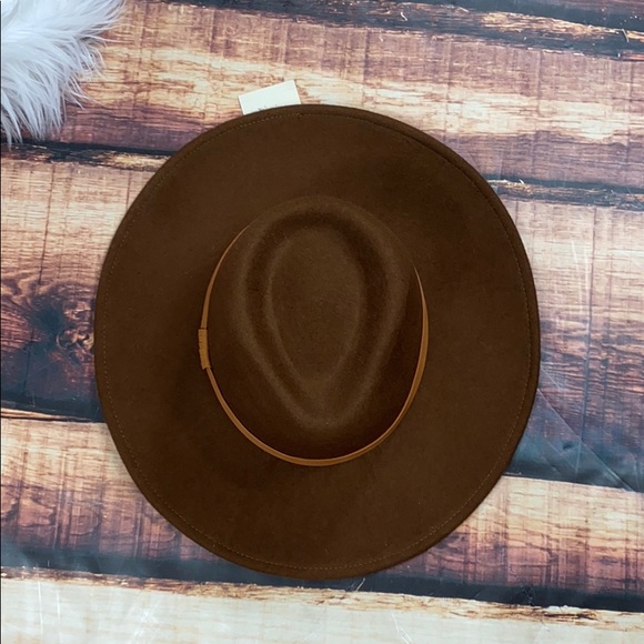 Universal Thread Accessories - Brown Wool Hat Round